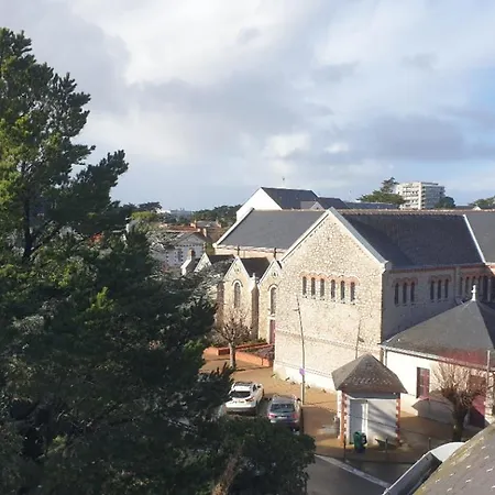 Bel Avec Terrasse A Deux Pas De La *