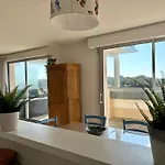 Bel Avec Terrasse A Deux Pas De La *